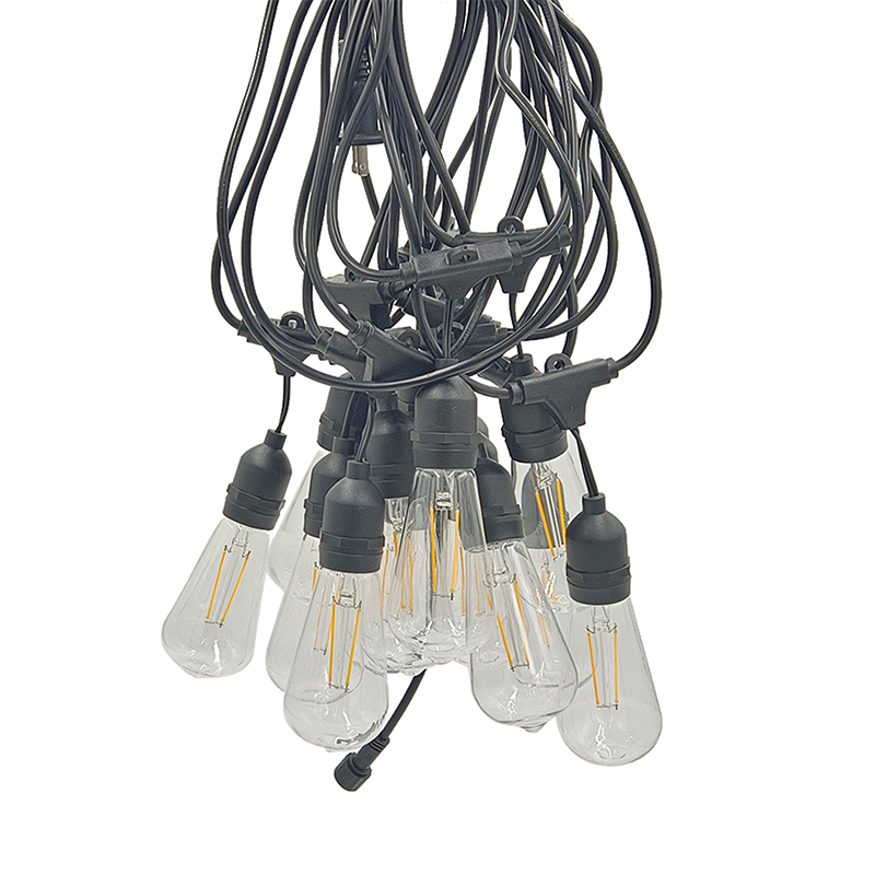 How is the durability and anti-aging performance of the light string during use?